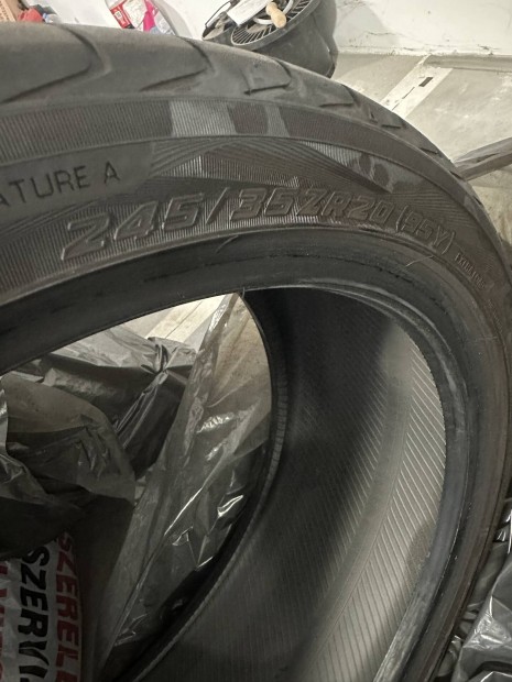Yokohama Sport Advan 245/35 ZR20