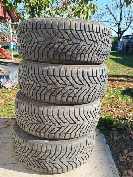 Yokohama tli gumi 215/50 R17