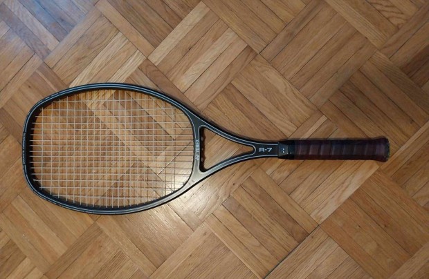 Yonex R-7 teniszt