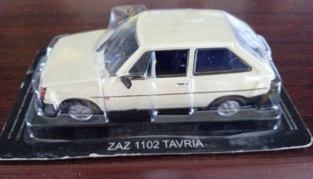 ZAZ 1102 Tavria kisauto modell 1/43 Elad