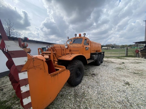 ZIL 157 K hómaró teherautó veterán