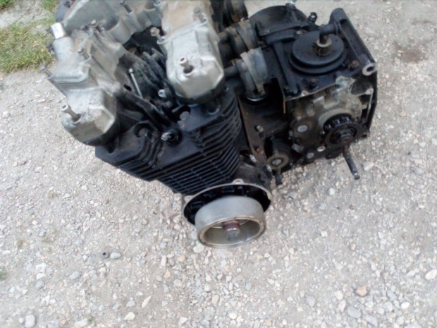 ZR7 ZR 750 alkatrész , motorblokk