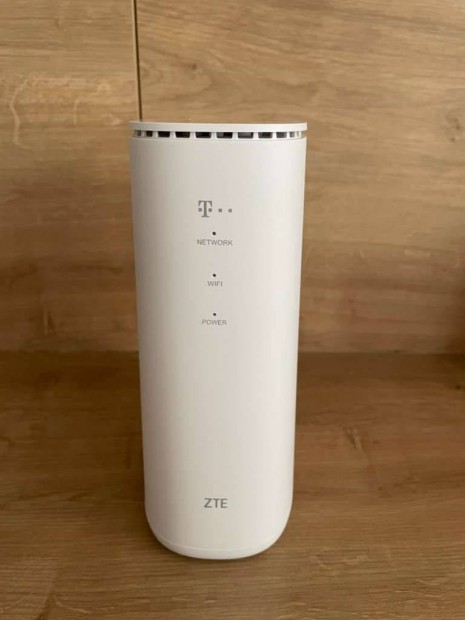 ZTE MF289D nagysebessg 4G / 4G+ LTE Cat12/13 Sim krtys WIFI router