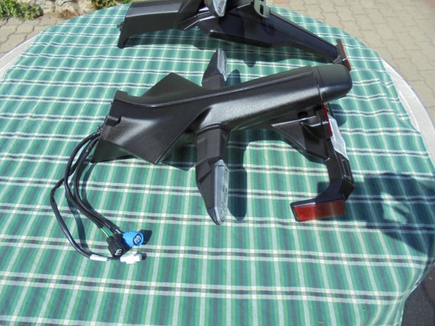 Z 900-1000-es rendszám tartó idom ( led indexel ) eladó