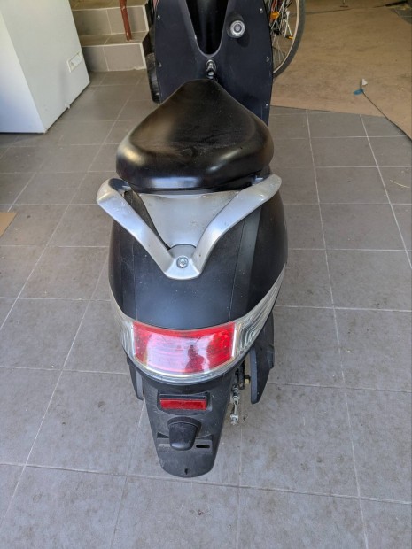 Z-Tech 25 Berlina elektromos robog 