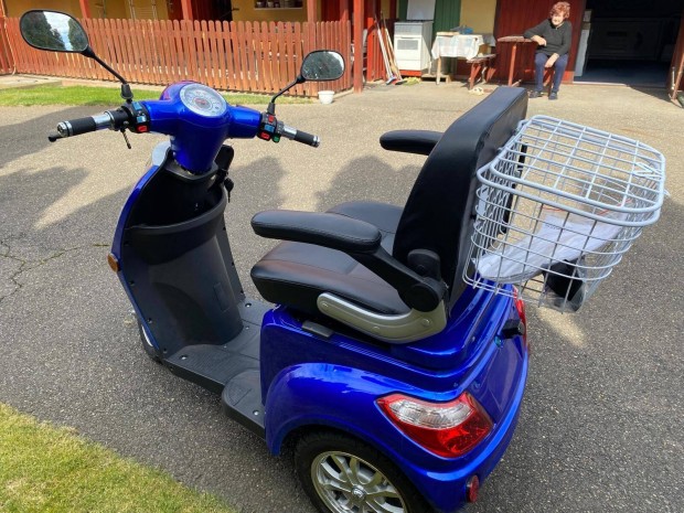 Z-Tech ZT-15 /D Elektromos H�romkerek�