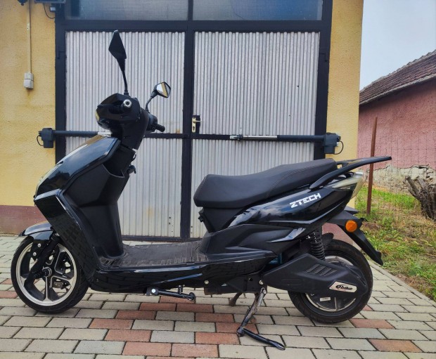Z-Tech ZT-24 elektromos robog
