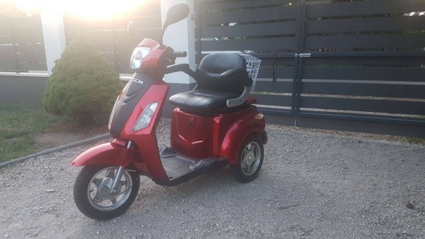 Z-Tech elektromos moped rokkantkocsi robog djmentes szllts