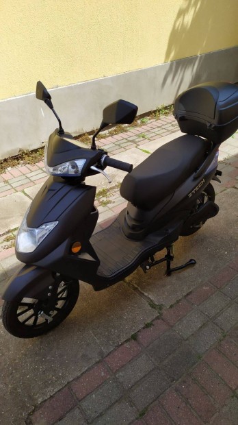 Z-tech ZT-27 Warrior Elektromos robogó