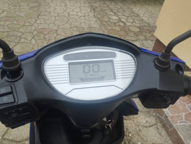 Z tech zt27 elektromos robogó