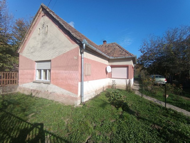 Z�dorban �tlagos �llapot� csal�di h�z elad�