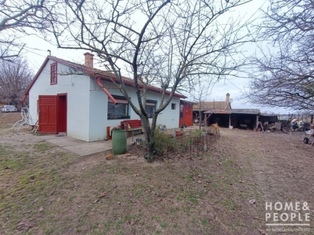 Z�k�nysz�ken 2 tanya egy�tt elad�!