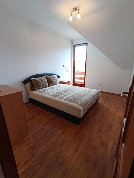 Zalacs�nyi Erdei Villaparkban kiad� lak�s b�torozva/b�torozatlanul