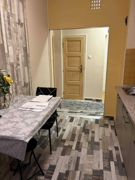 Zalaegerszeg-Landorhegy-1 szoba-36 m2