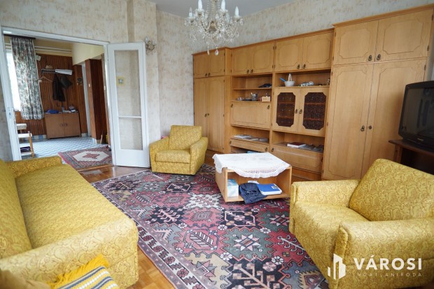 Zalaegerszeg, Cs�csi v�rosr�sz�ben, elad� csal�di h�z!