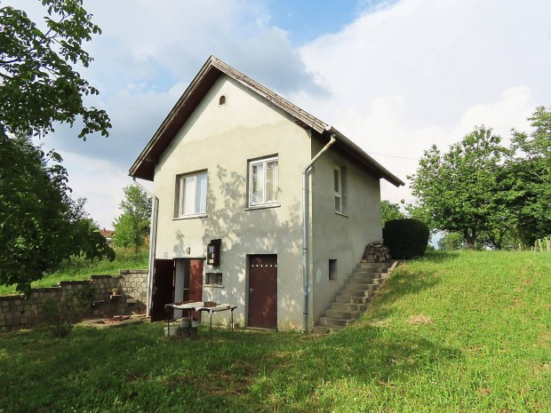 Zalaegerszegen 2 szintes htvgi hz panorms telekkel elad