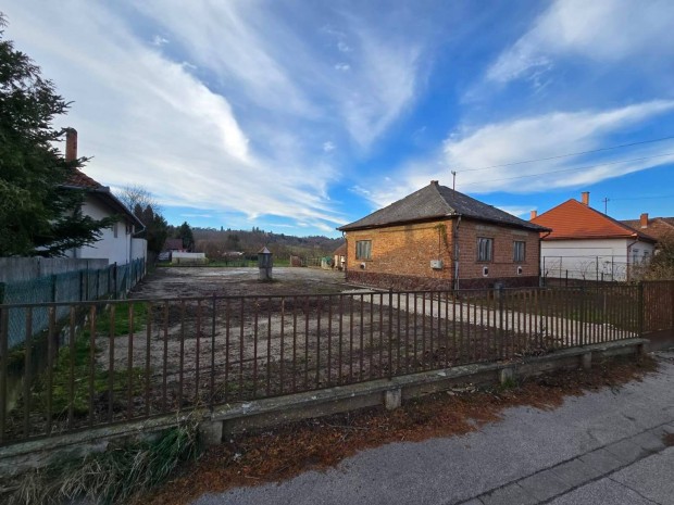 Zalaegerszegen, (Zalabeseny� v�rosr�szben) 72 nm-es csal�di h�z elad�