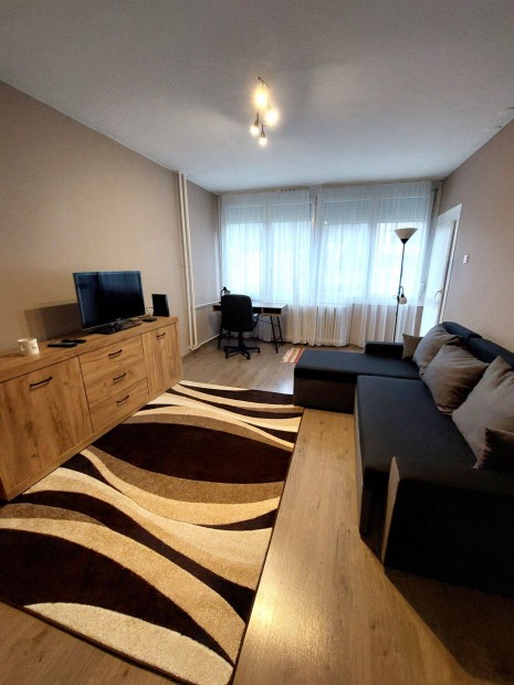 Zalaegerszegen lak�s kiad�!