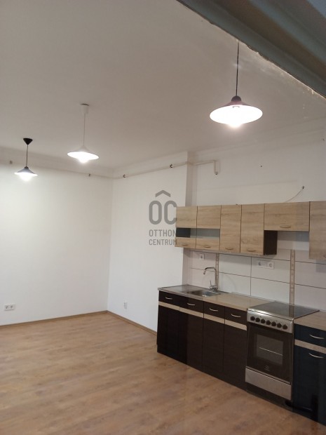 Zalaegerszegi kiad� t�gla h�zr�sz