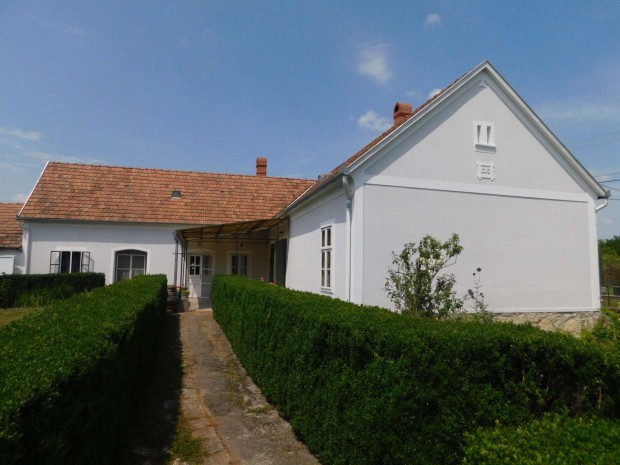 Zalagy�m�r�n polg�ri h�z gazdas�gi �p�letekkel elad�