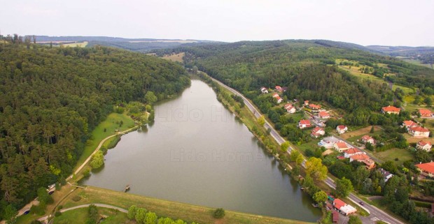 Zalcs�nyban �p�t�si telek elad�