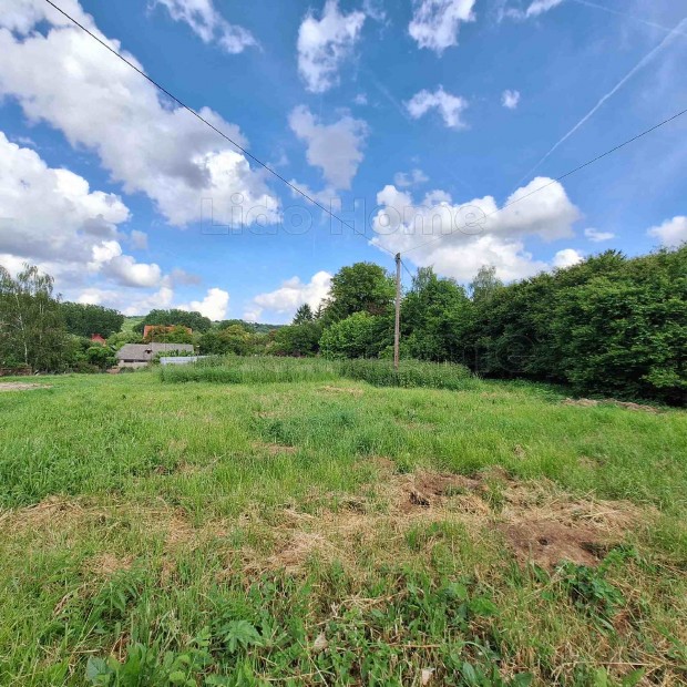 Zam�rdit�l 20 km-re, TAB-on elad� TELEK, k�zel a v�rosk�zponthoz!