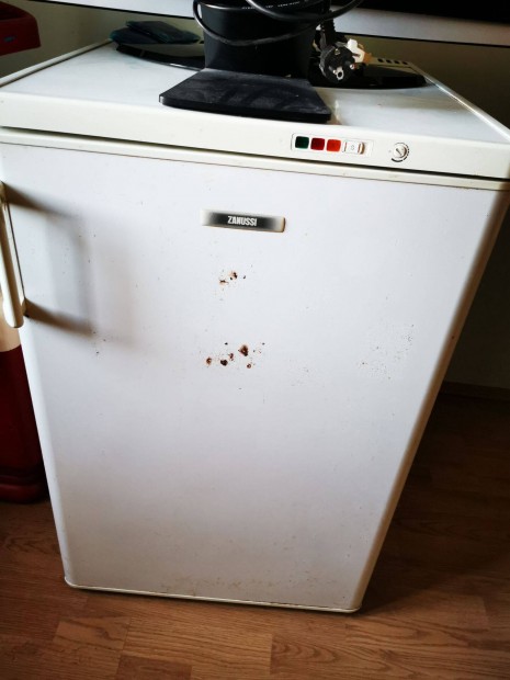 Zanussi 100 literes fagyaszt