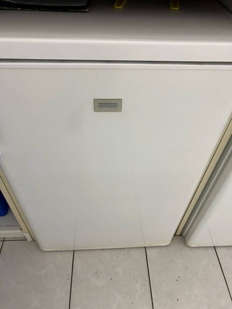 Zanussi 132 l kismret htszekrny