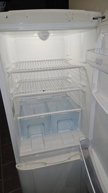 Zanussi 186 literes hűtőszekrény fagyasztó garanciával