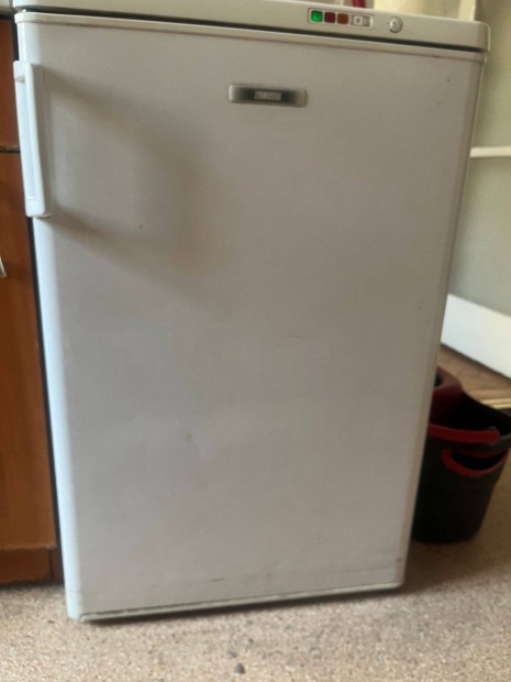 Zanussi TT 120 F Szabadonálló 3 Rekeszes Fagyasztó