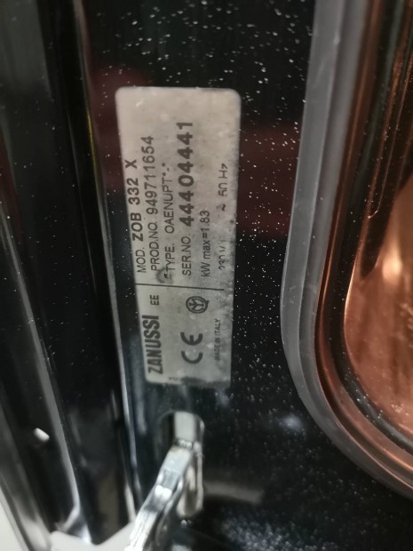 Zanussi ZOB 332 X beépíthető sütő