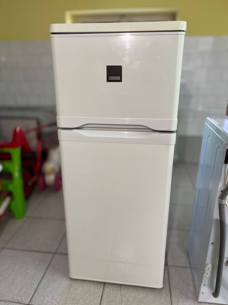 Zanussi ZRT18100WA htszekrny fagyasztval