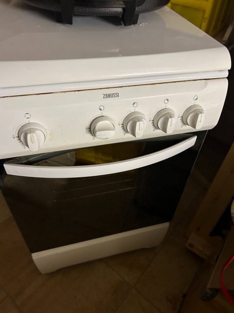 Zanussi gztzhely palack nlkl