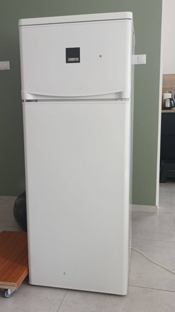 Zanussi htszekrny ZRT23100WA