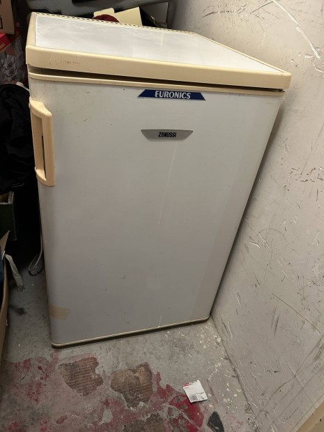 Zanussi htszekrny (120 L)