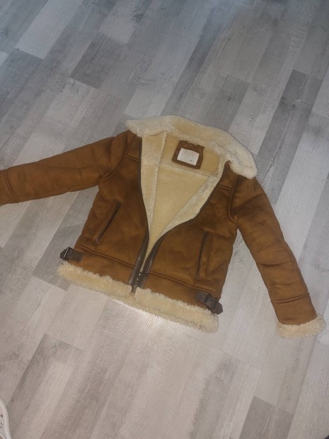 Zara fiú irha bundás kabát eladó 122-es méretben +ajándék sapka hozzá 