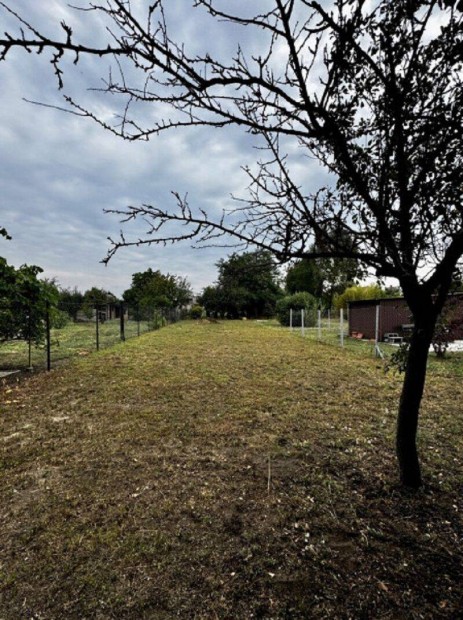 Z�rtkerti telek elad�