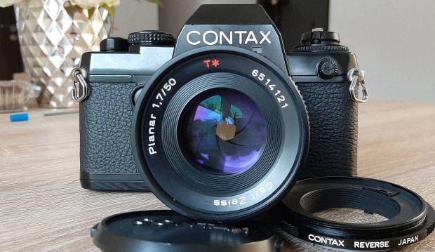 Zeiss Planar + Contax Quartz 