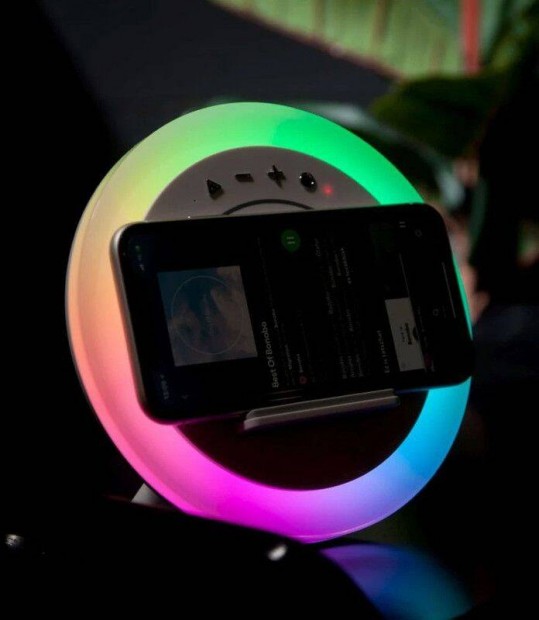 Zelux Vezeték nélküli töltő, hangszóró, RGB hangulatvilágítás - Új!