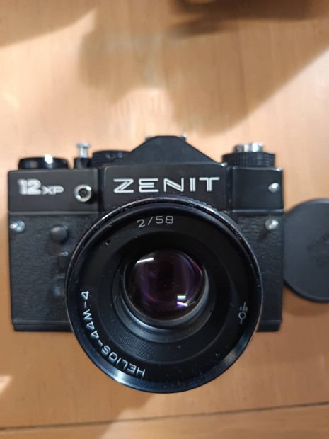 Zenit 12XP Helios 44M-4