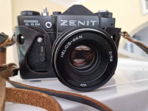 Zenit TTL Helios fnykpezgp elad hagyatkbl