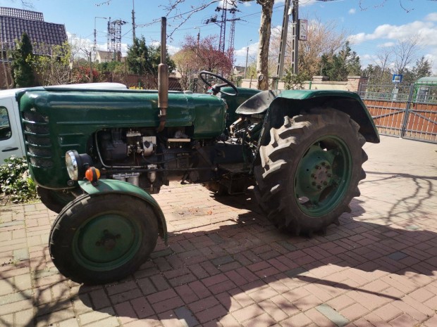 Zetor 3011 traktor, rengeteg alkatrsszel elad