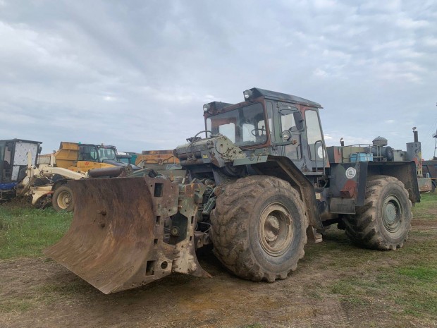 Zettelmeyer ZD3000 katonai gumikerekes dózer