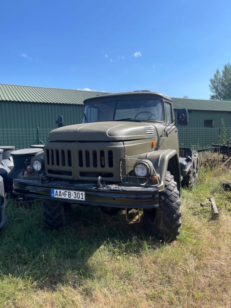 Zil 131 teljesen feljtva elad!