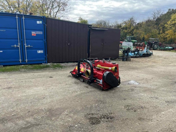 Zilli 180 kalapácsos szárzúzó kitérőkaszával, hidraulikus oldalmozgatá