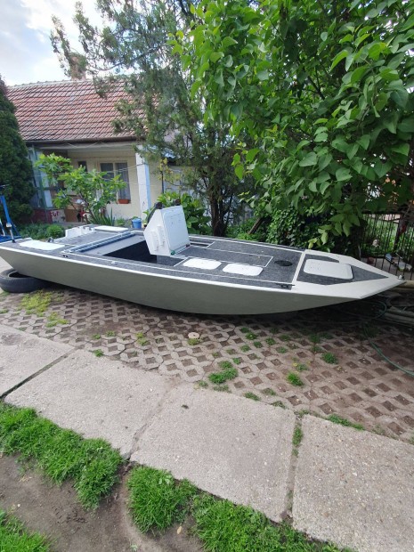 Zimberi Boat