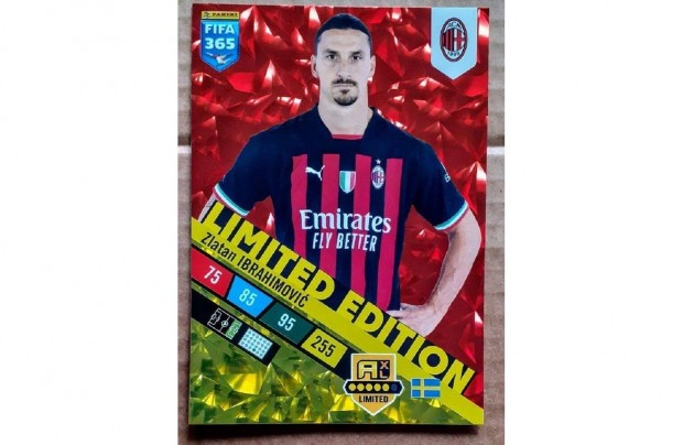 Zlatan Ibrahimovic AC Milan XXL focis krtya Panini FIFA 365 2023