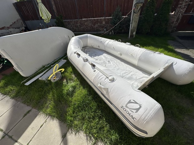 Zodiac 325 gumicsnak