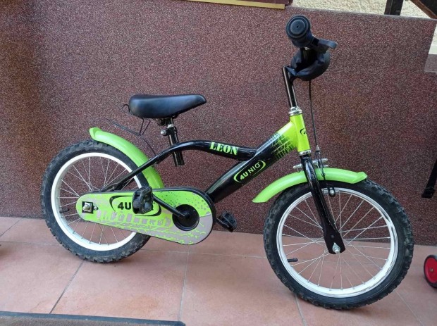 Zld-fekete gyerek bicikli 16-os