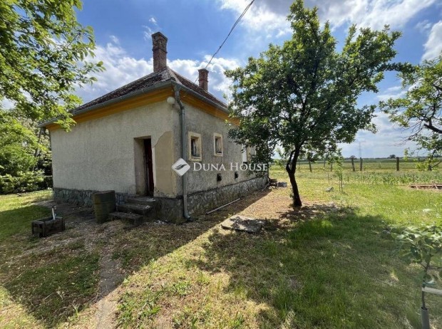 Zs�denyi 65 nm-es h�z elad� #5109472